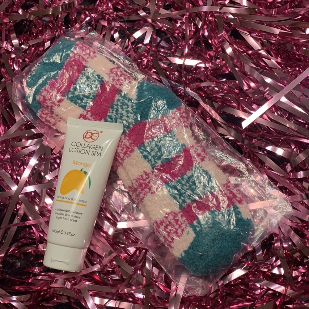 🌹 MARY KAY • New Cozy Warm Fuzzy Socks with free Mango Lotion • NWOT
